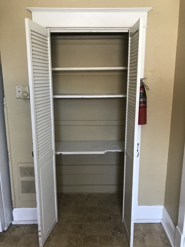 Building Photo - 1 Bedroom Apartment w/ Balcony in Downtown Lafayette