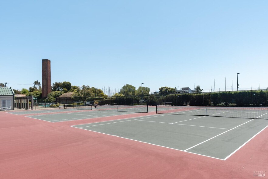 tennis courts - 1201 Brickyard Way