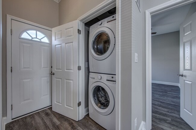 Building Photo - Fully Renovated 3-Bedroom Home with Modern Finishes – Only $1,675 a month!