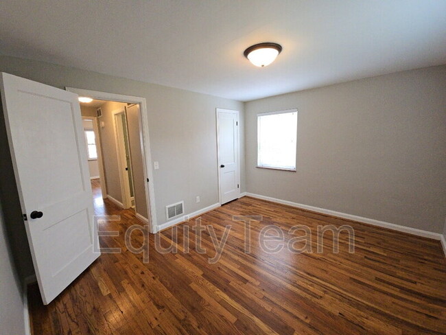 Building Photo - 4436 Redmont Ave