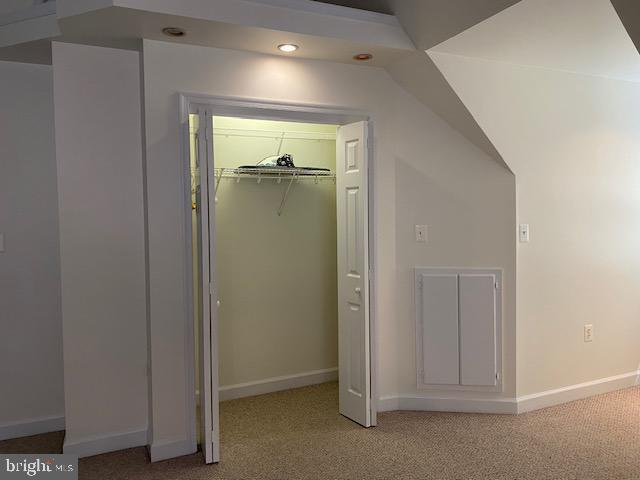 Building Photo - 1420 Riverside Dr