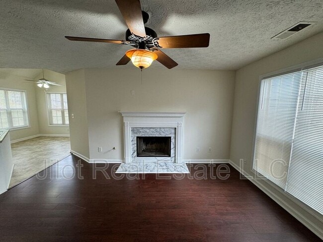 Building Photo - 5376 Sorrells Path