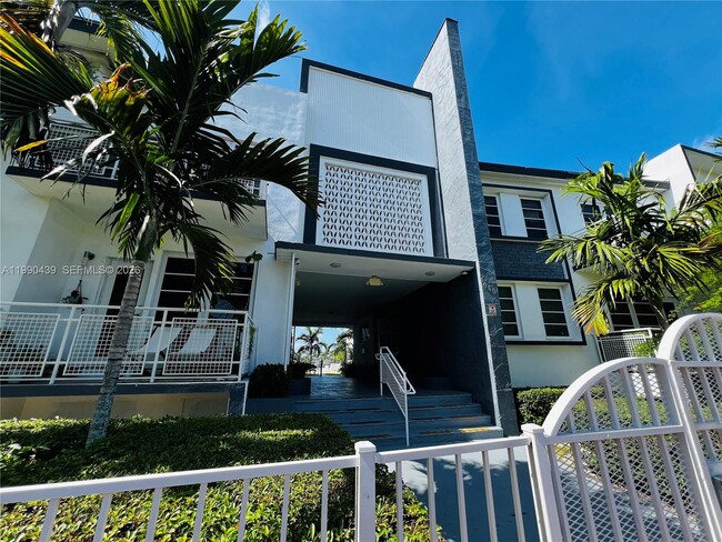 Building Photo - 960 Bay Dr