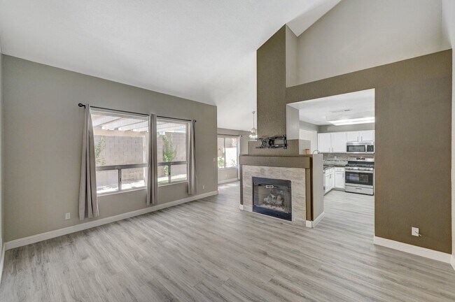 Building Photo - One-of-A-Kind 2 Story, 3 Bedroom with 3 Full Baths Home in the Heart of Summerlin!