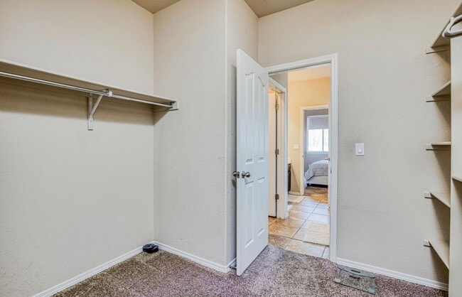 Building Photo - Westside area for Short or Long Term Rental (Completely Furnished) Beautiful 3 bed/2.5 baths plus...