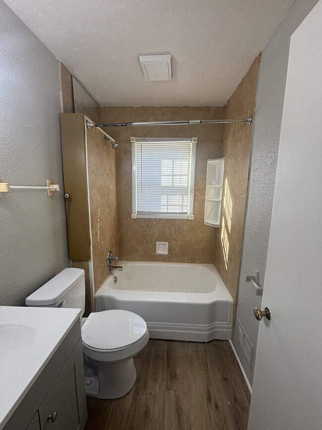 Building Photo - 4009 Beaver St