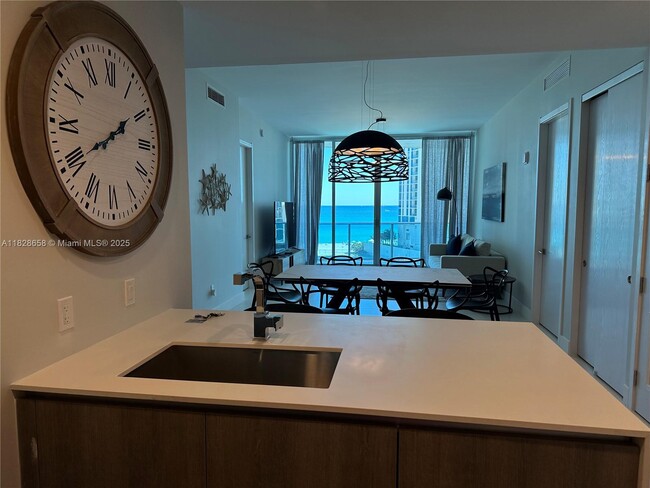 Building Photo - 17550 Collins Ave