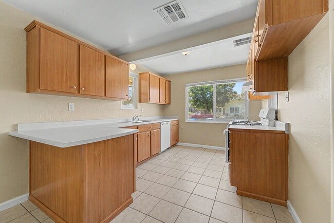 Building Photo - 1423 Wendell Way