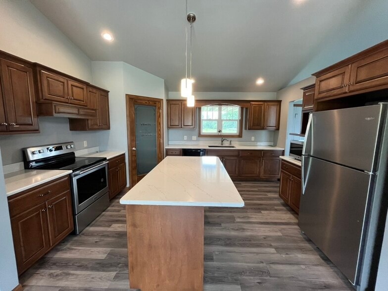 kitchen-island-window - 1454 Chickory Ct