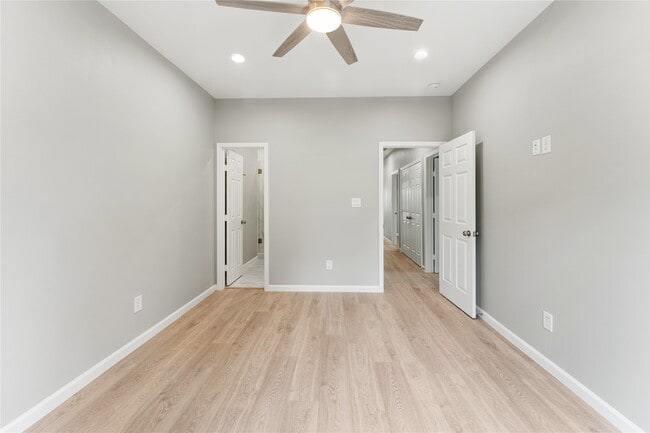 Building Photo - 5125 Jezebel St
