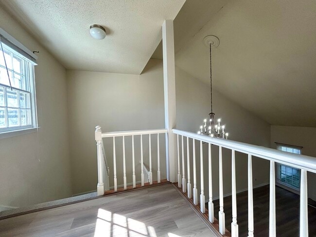 Building Photo - 6817 El Greco Ct