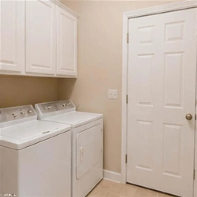 Building Photo - Lease to Own