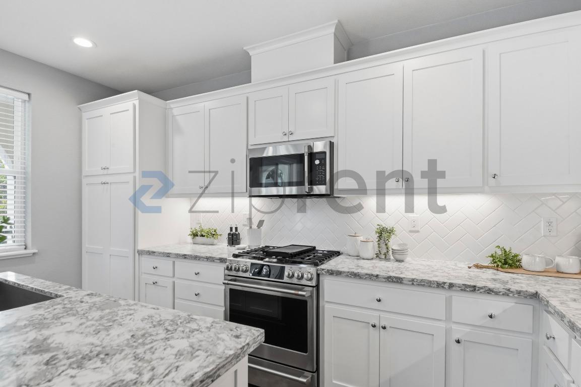 Building Photo - 506 Sardinia Ter