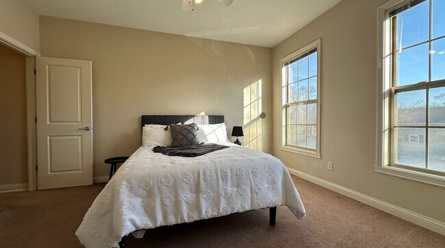 Building Photo - Amazing Location - Downtown Modern Living:...