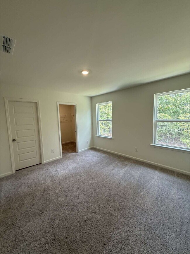 Building Photo - 3 bed 2 and half bath home in Mebane
