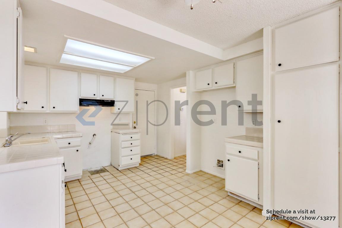 Building Photo - 116 Plymouth Way