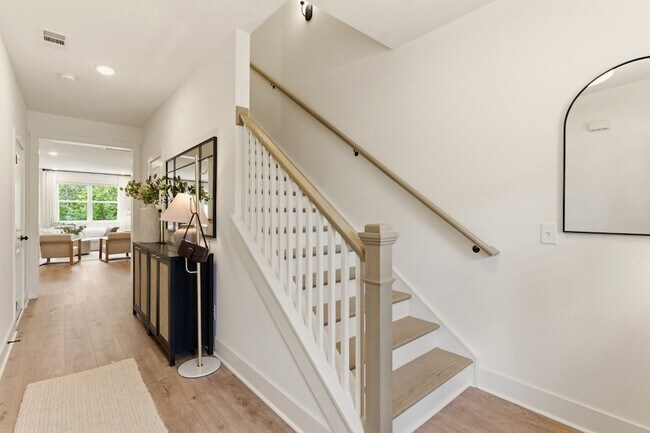 Building Photo - 6006 Mill Tree Ct