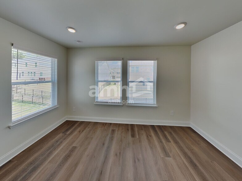 Building Photo - 3622 Creek View Cir