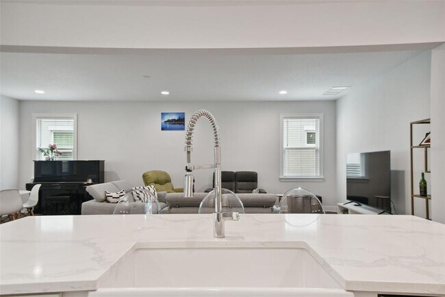 Building Photo - 5700 Interbay Blvd
