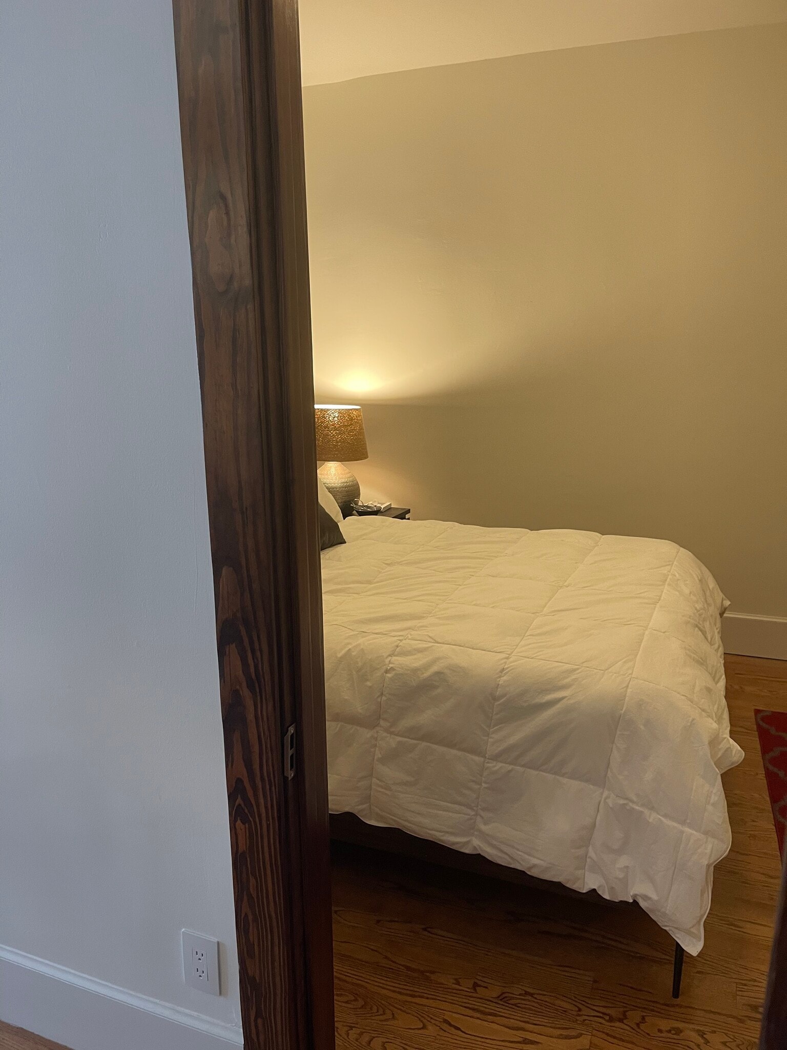 Building Photo - 418 Pleasant St