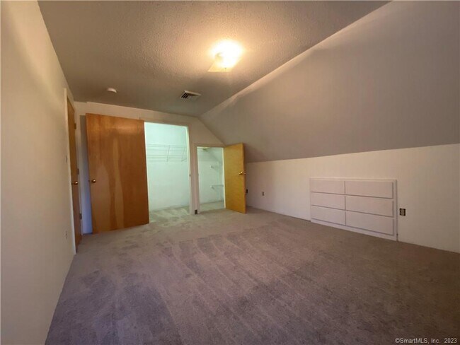 Building Photo - 247 Felt Rd