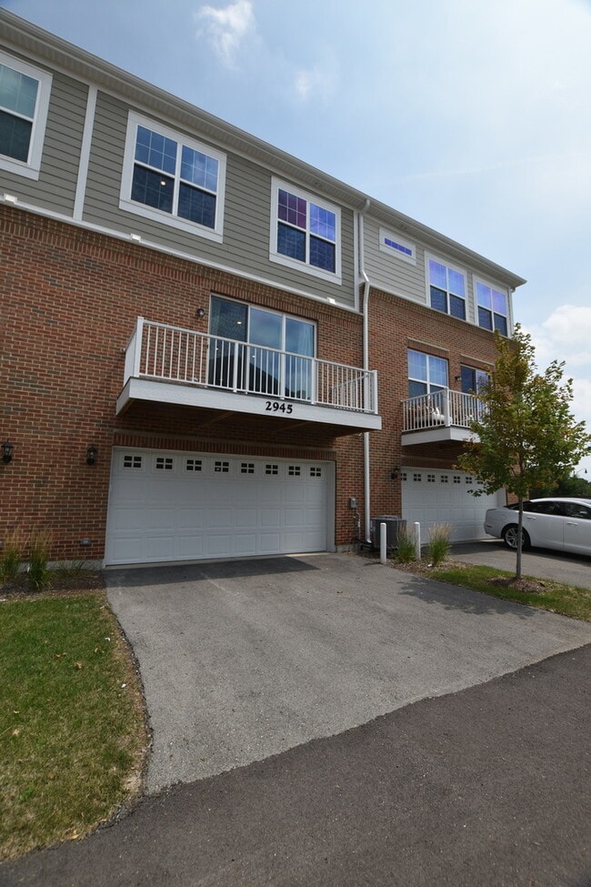 Building Photo - 2945 Showplace Dr