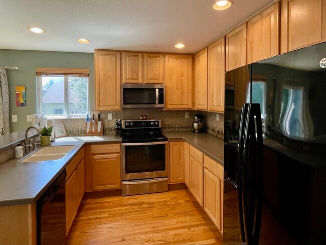 Building Photo - 5614 Blue Mountain Cir