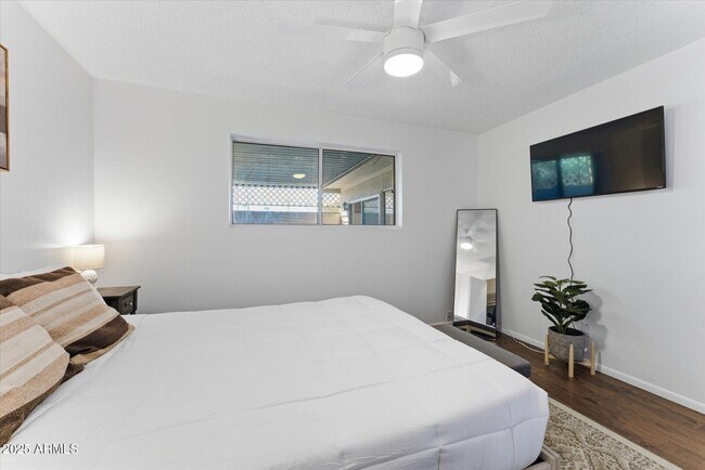 Building Photo - 516 N Hobson Plaza