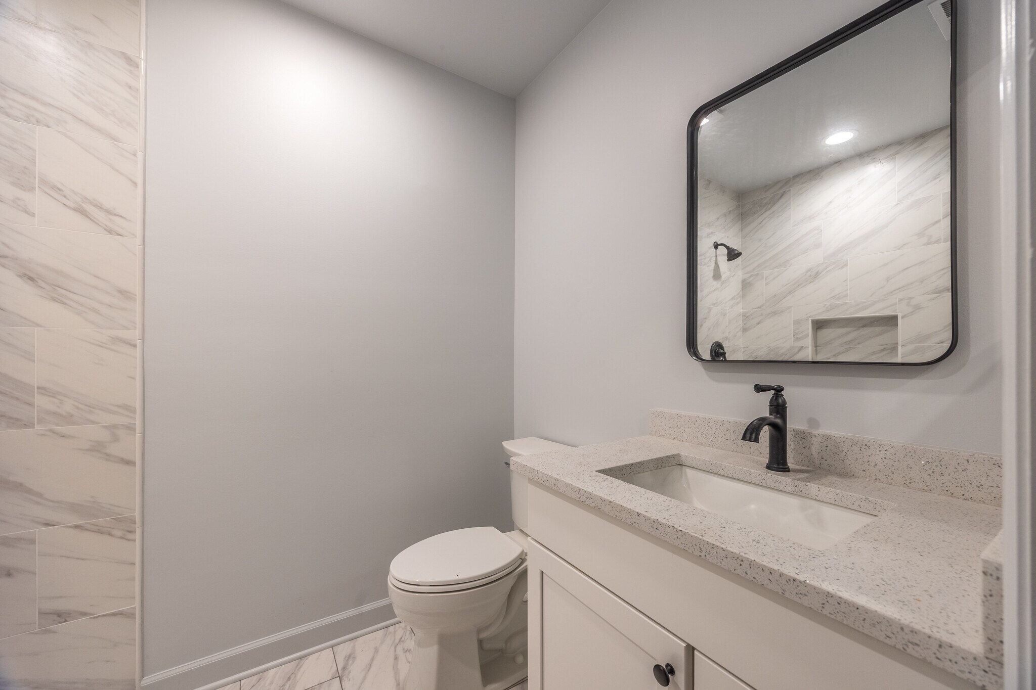 Building Photo - 3708 N Sawyer Ave