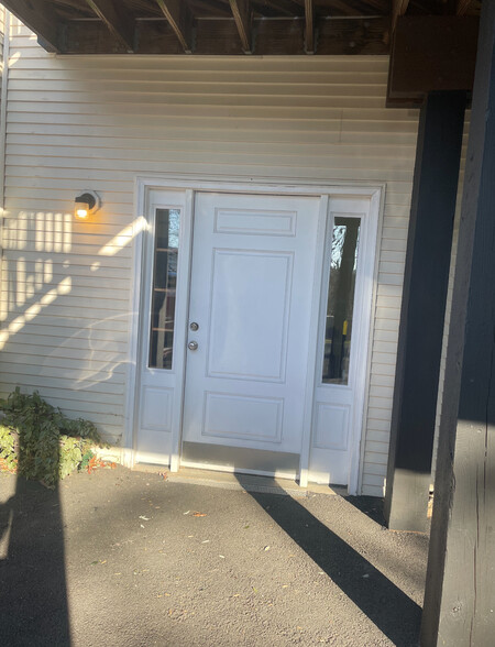 Building Photo - 8323 Robey Ave