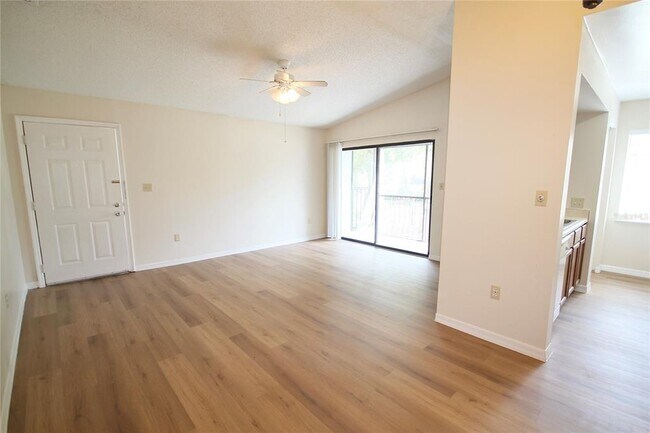 Building Photo - 185 Waterfall Way