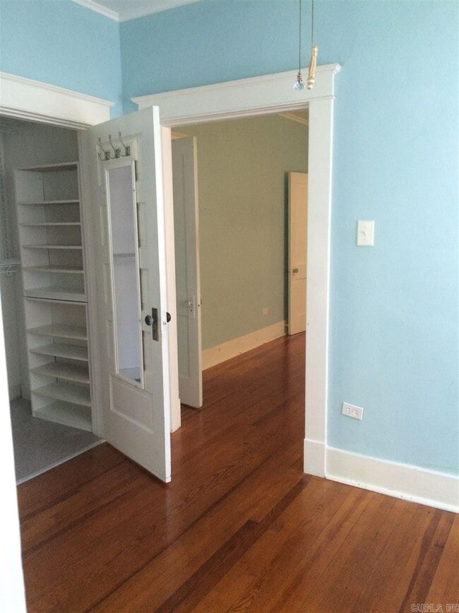 Building Photo - 318 N Spruce St