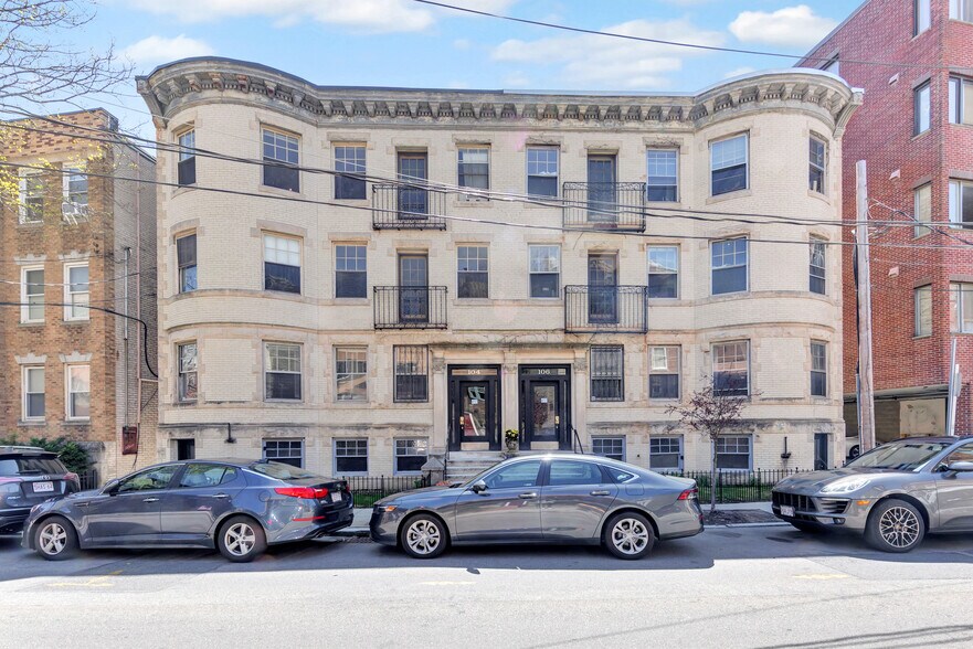 Building Photo - 104 Strathmore Rd
