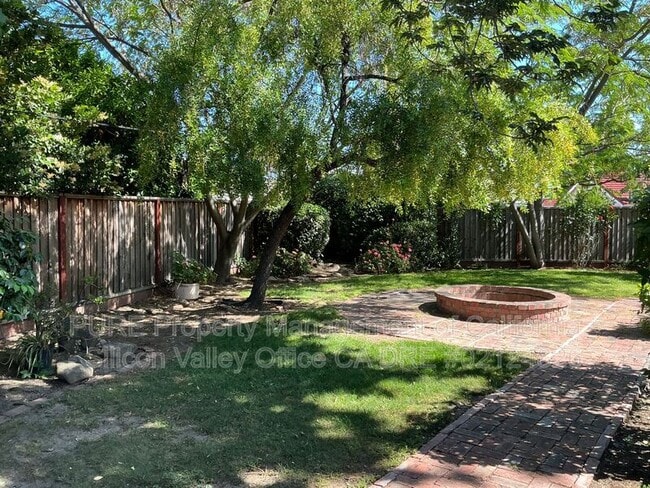 Building Photo - 5655 Glen Haven Ct