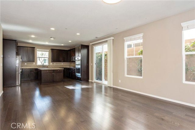 Building Photo - 148 Compass