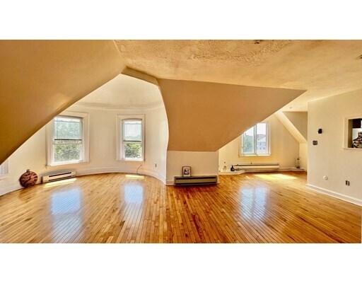 Building Photo - 92 Elm Ave