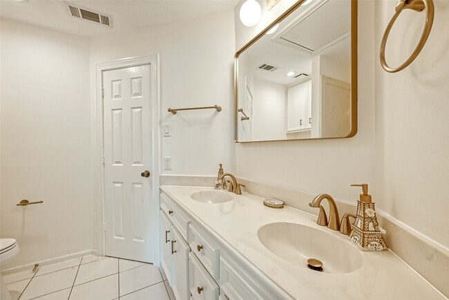 Building Photo - 13719 Ashley Run