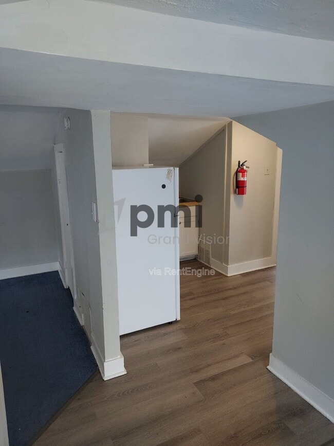 Building Photo - 1920 E Wood St