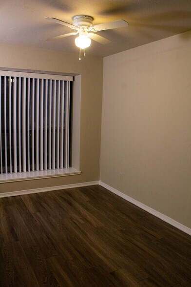 Building Photo - 1329 Eastgate Dr