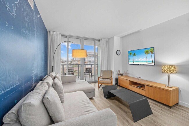 Building Photo - 2602 E Hallandale Beach Blvd