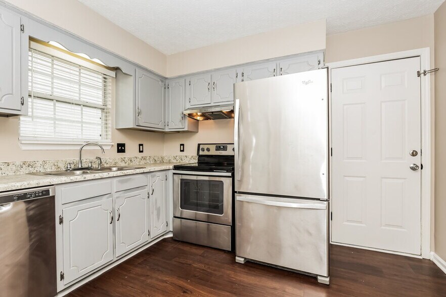 Building Photo - 5340 Village Way