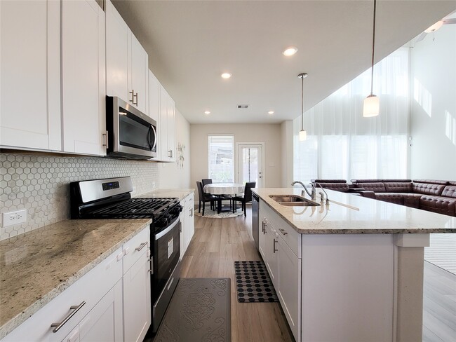 Building Photo - 8406 Hazel River Dr