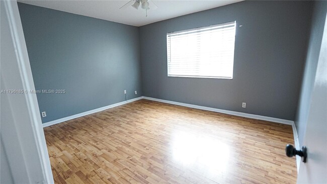 Building Photo - 465 SW 86th Ave