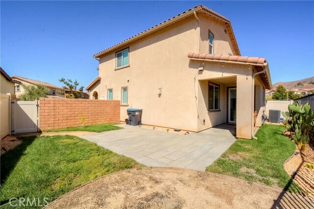 Building Photo - 24218 Hillcrest Dr