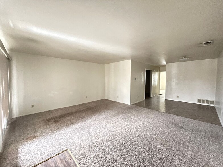 Building Photo - 201 W Lincoln Ave