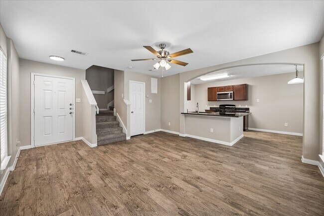 Building Photo - 15510 Kiplands Bend Dr