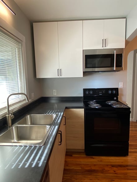 Building Photo - 3020 Forest Dr