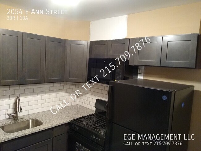 Building Photo - 2054 Ann St