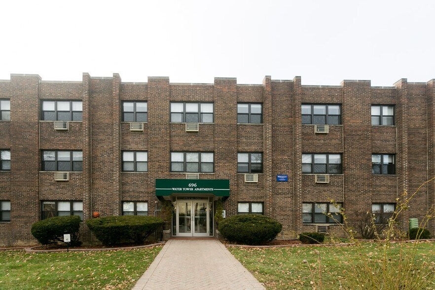 Primary Photo - 701 Elm Pl