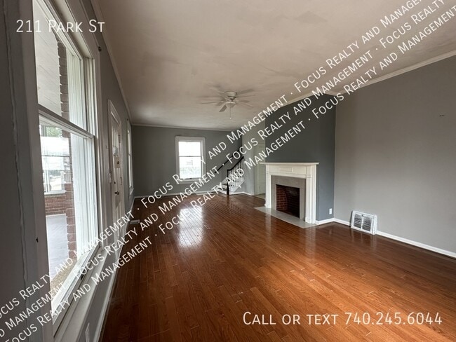 Building Photo - 211 Park St